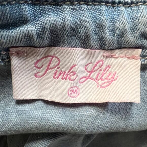 Pink Lily Distressed Star Patch Chambray Button Down Shirt – Size M - Picture 3 of 5